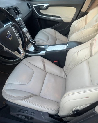 Volvo V60 cena 51300 przebieg: 233800, rok produkcji 2014 z Rzeszów małe 67